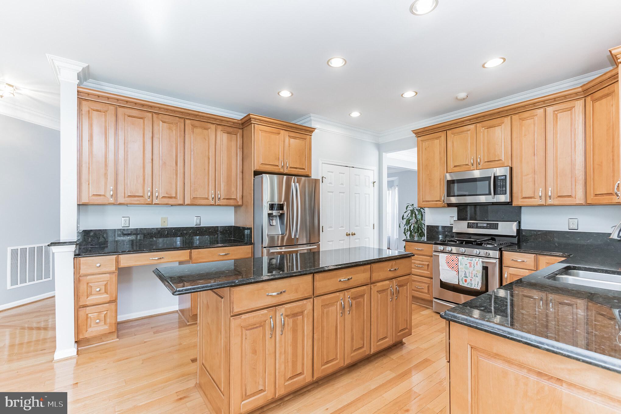 18715 Olney Mill Road Olney, MD 20832 - Photo 9 of 50 Kitchen