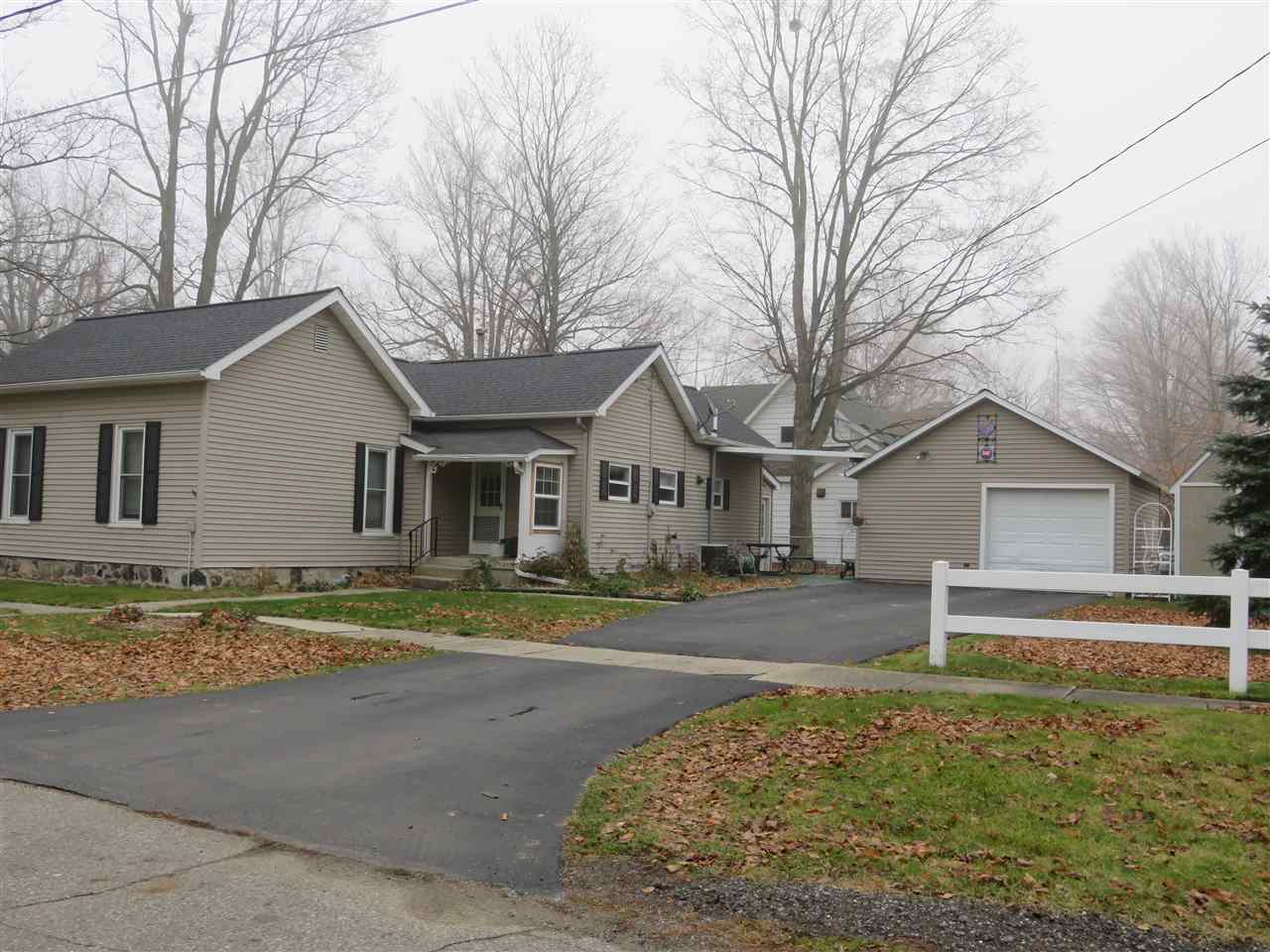 302 East 2nd Street Perry, MI 48872 - Photo 16 of 20 31272696-15.JPG