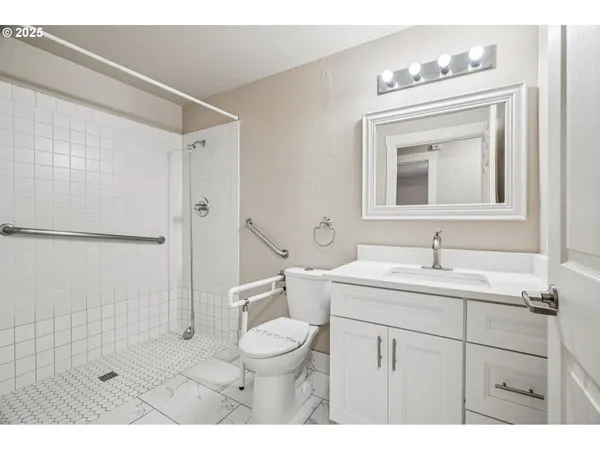 $799,900 | 5017 Southeast 45th Avenue, Portland, OR 97206