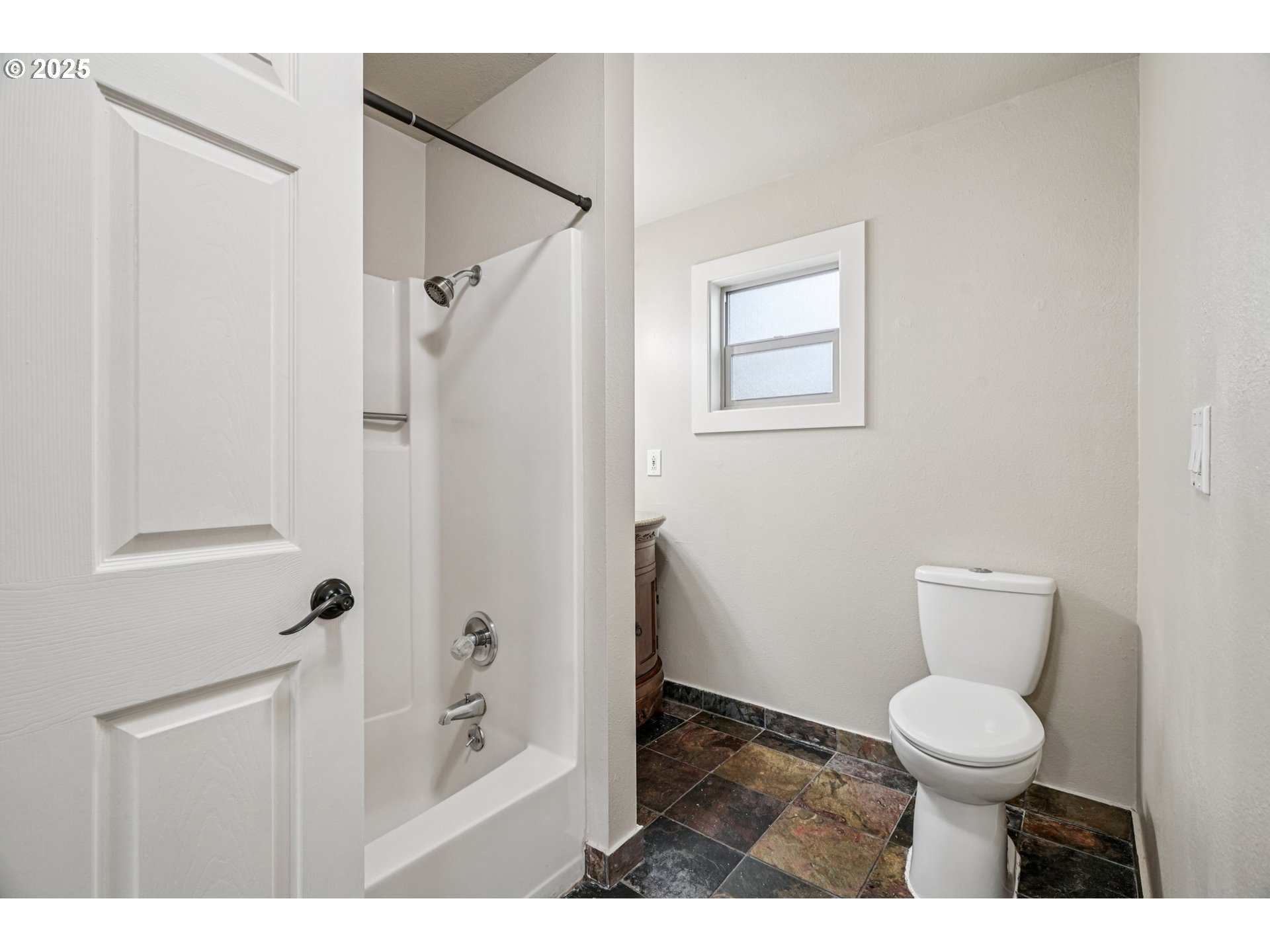 5017 Southeast 45th Avenue Portland, OR 97206 - Photo 28 of 41