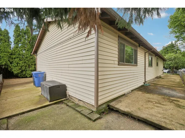 $799,900 | 5017 Southeast 45th Avenue, Portland, OR 97206