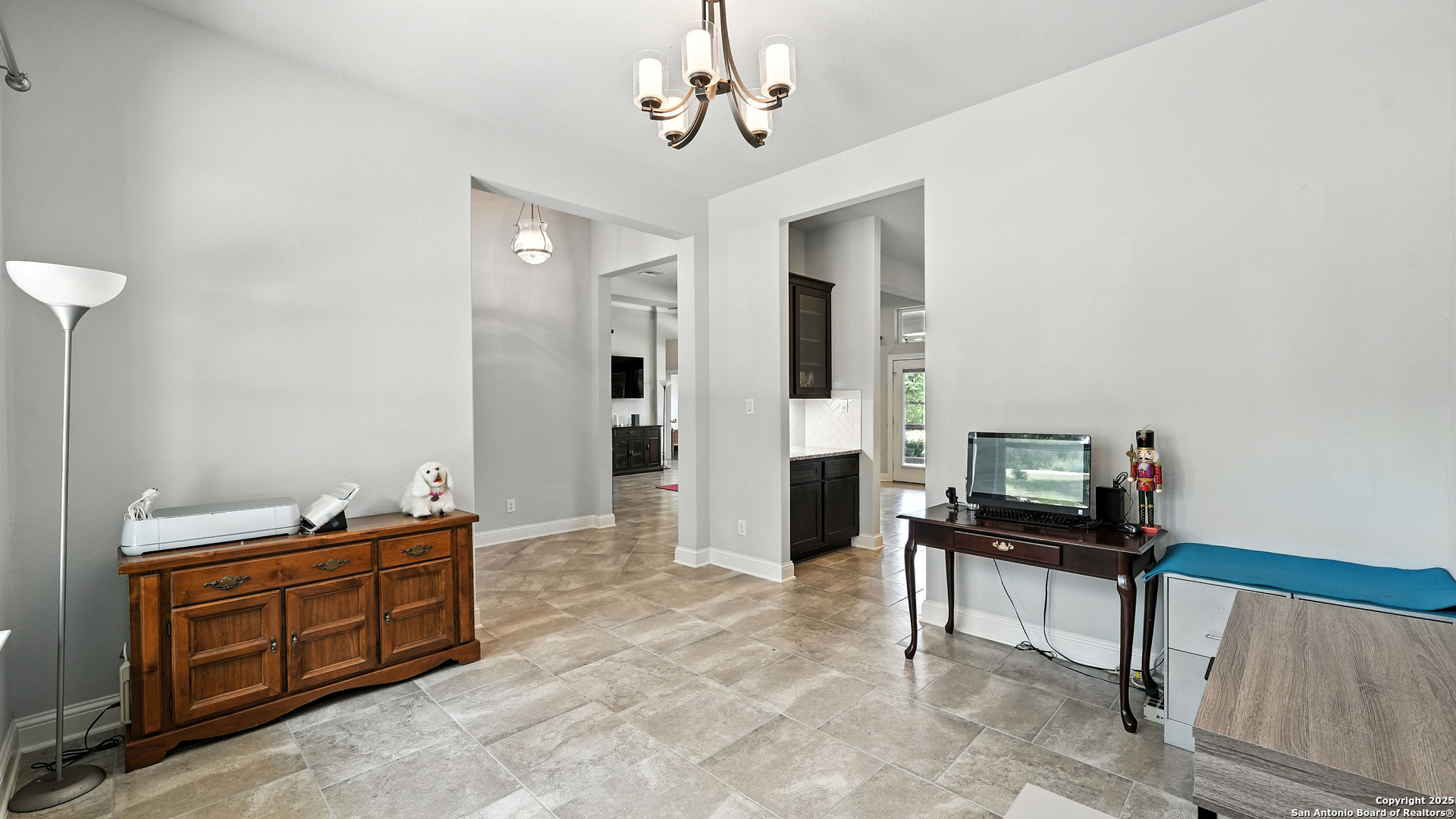 179 Prairie Dawn Spring Branch, TX 78070 - Photo 33 of 45 a room with furniture and window