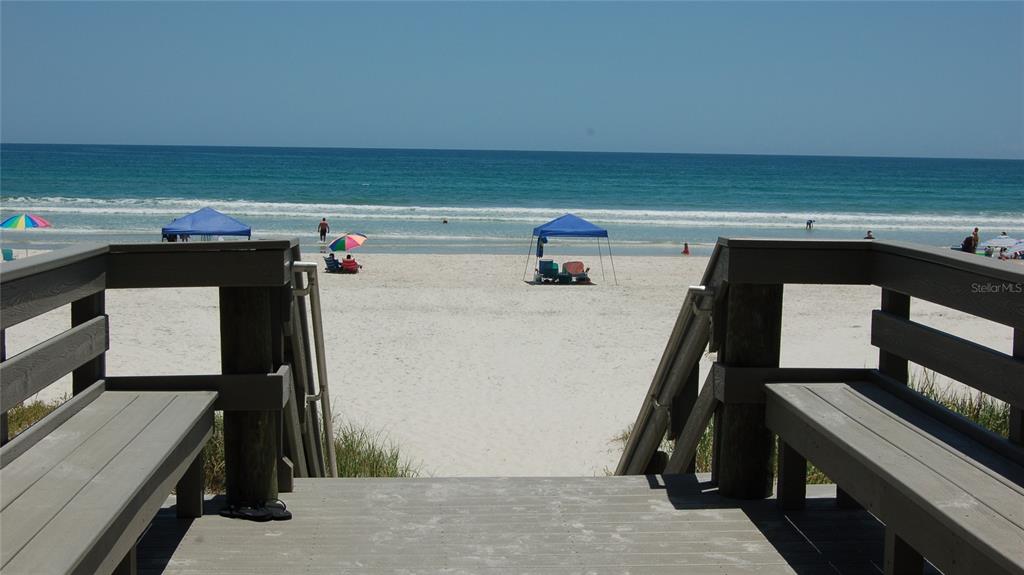 4453 South Atlantic Avenue, Unit 604 Ponce Inlet, FL 32127 - Photo 25 of 28 a utility room with dryer and washer
