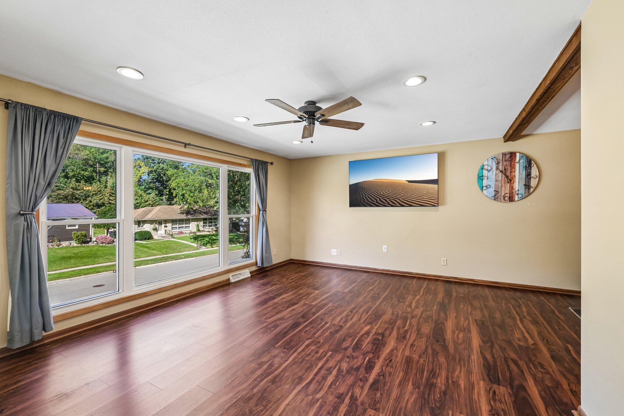 724 Cloute Street Fort Atkinson, WI 53538 - Photo 6 of 43 4