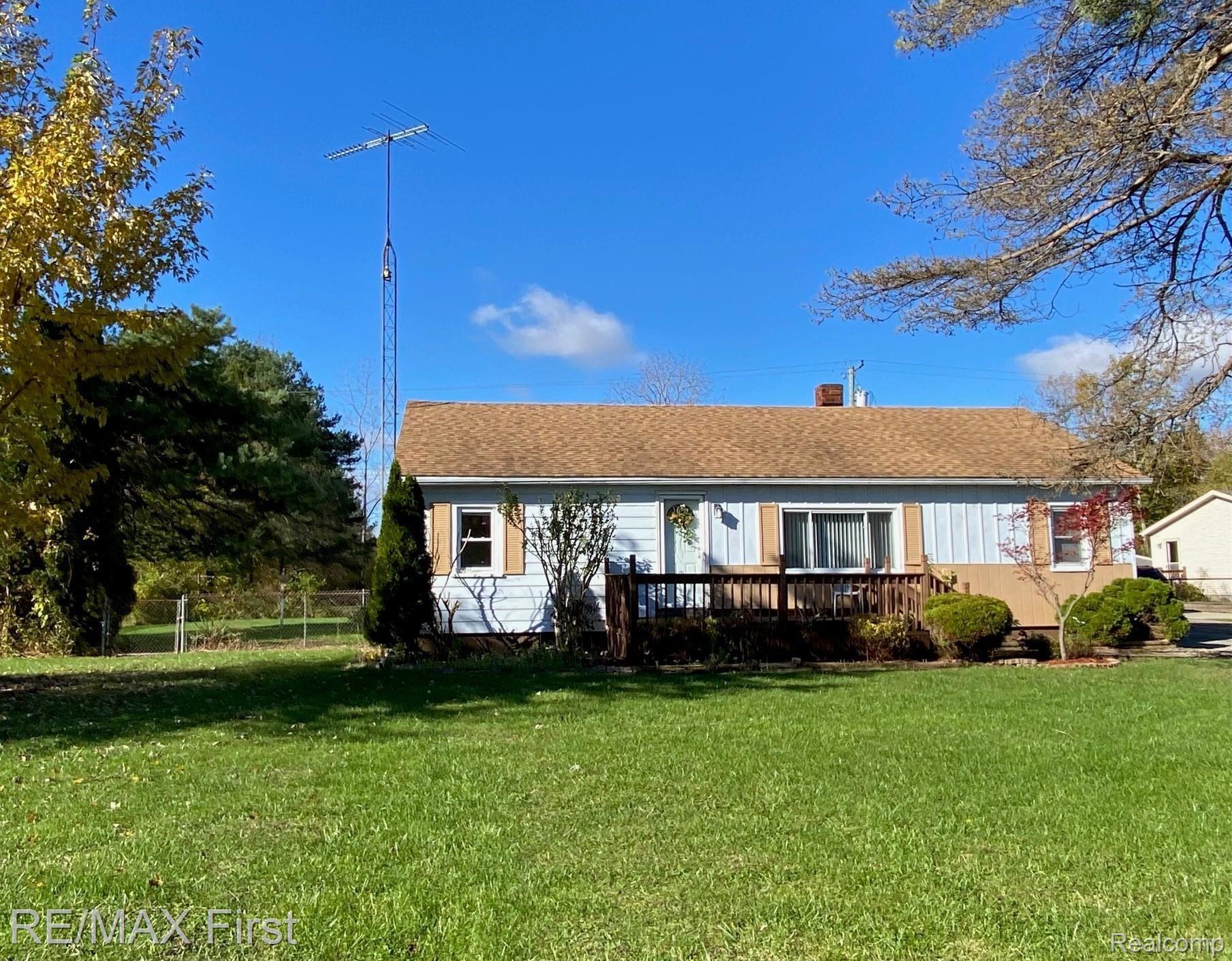 925 Range Road Smiths Creek, MI 48074 - Photo 2 of 25 3.jpg