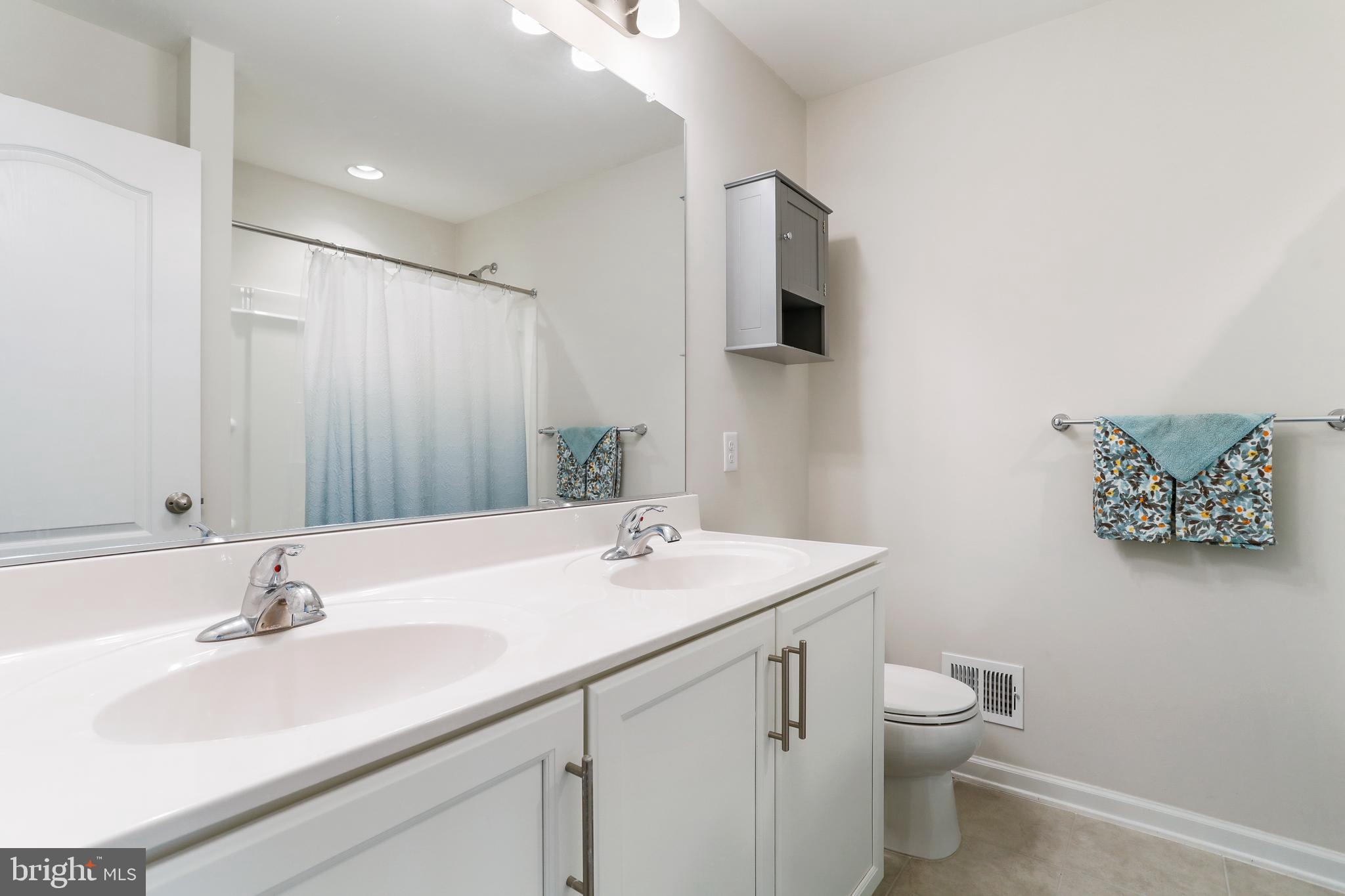 17 Lawrence Road Gerrardstown, WV 25420 - Photo 26 of 37 Hall Bath