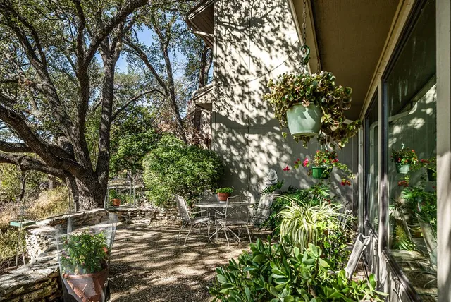 a view of outdoor space