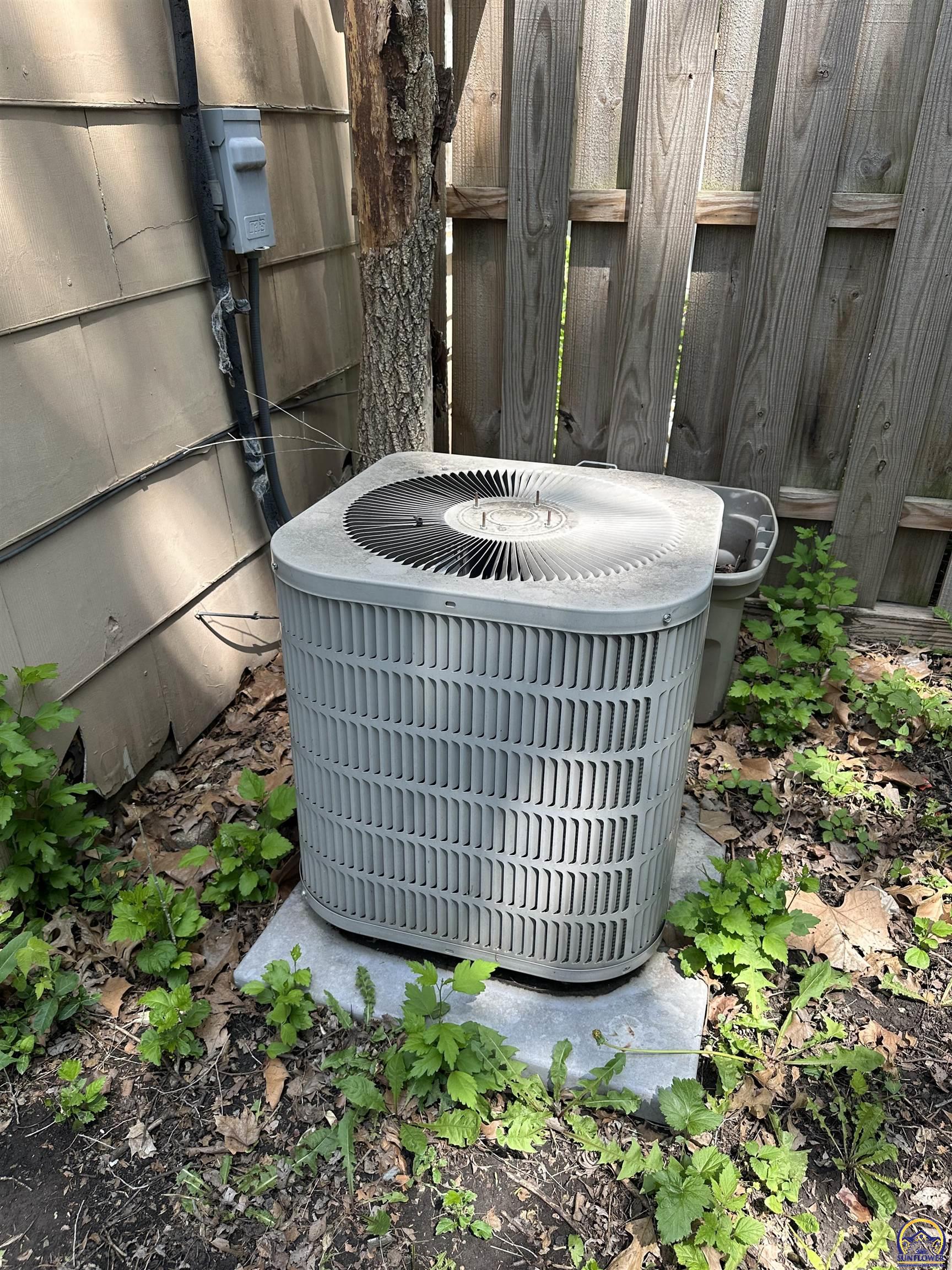 3636 Southwest Mayo Avenue Topeka, KS 66611 - Photo 12 of 16