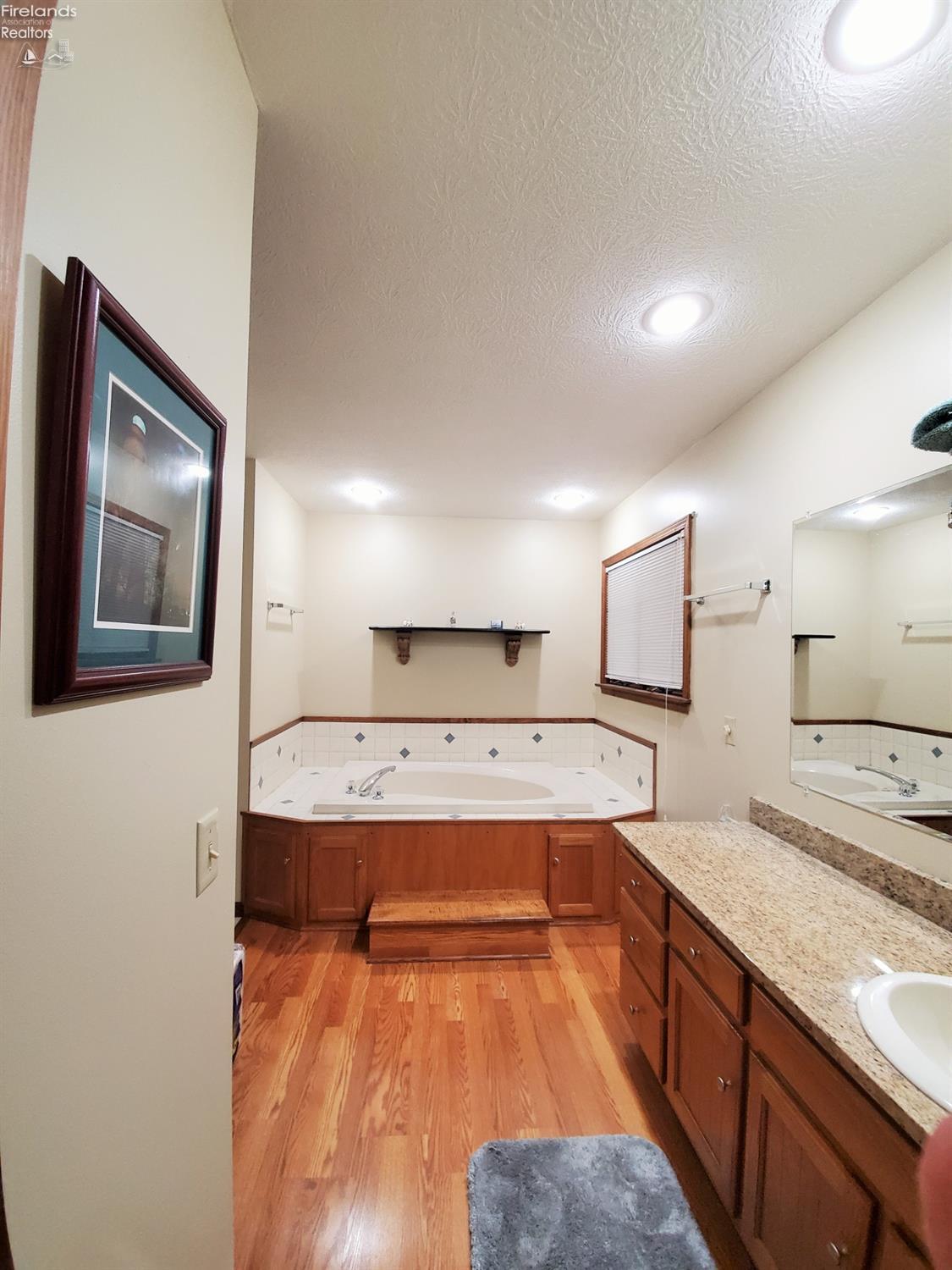 1112 Berlin Road Huron, OH 44839 - Photo 9 of 19 Gallery Image 9