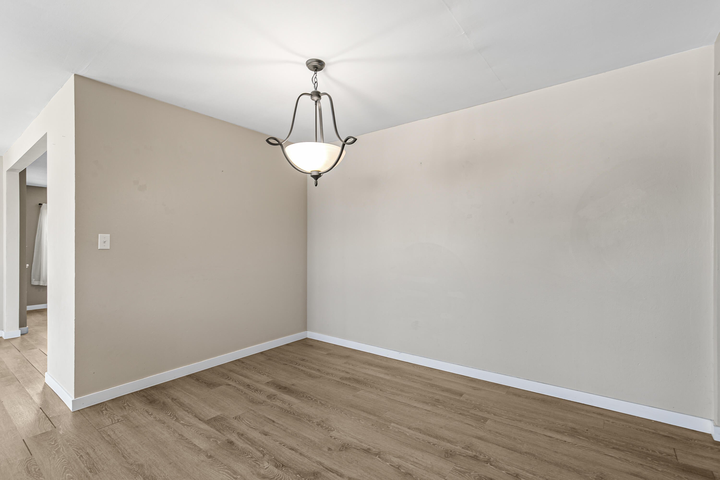 1215 Sweet Road Medford, OR 97501 - Photo 8 of 32 9R9A6209