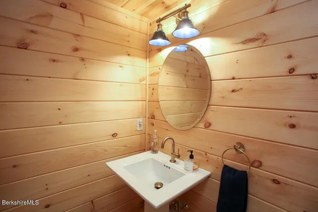 $7,500 | 320 Lakeshore Drive, Sandisfield, MA 01255