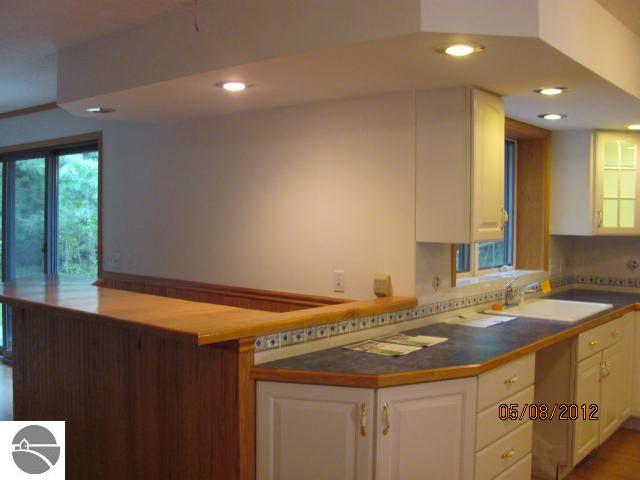 10510 Riverside Drive Honor, MI 49640 - Photo 9 of 22 1735833-8.JPG