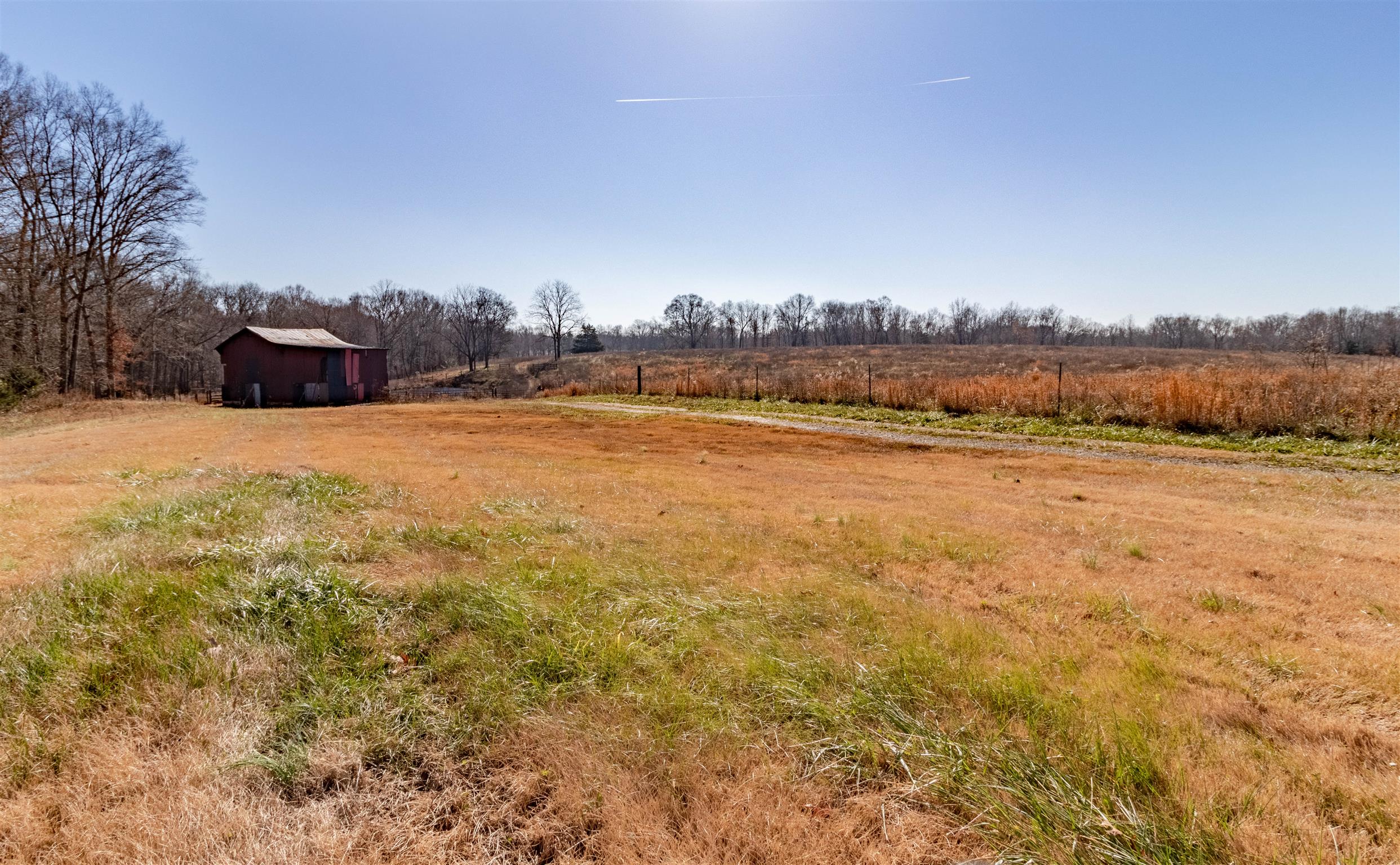 660 Houston Fielder Road Clarksville, TN 37043 - Photo 3 of 18 Gallery Image 3