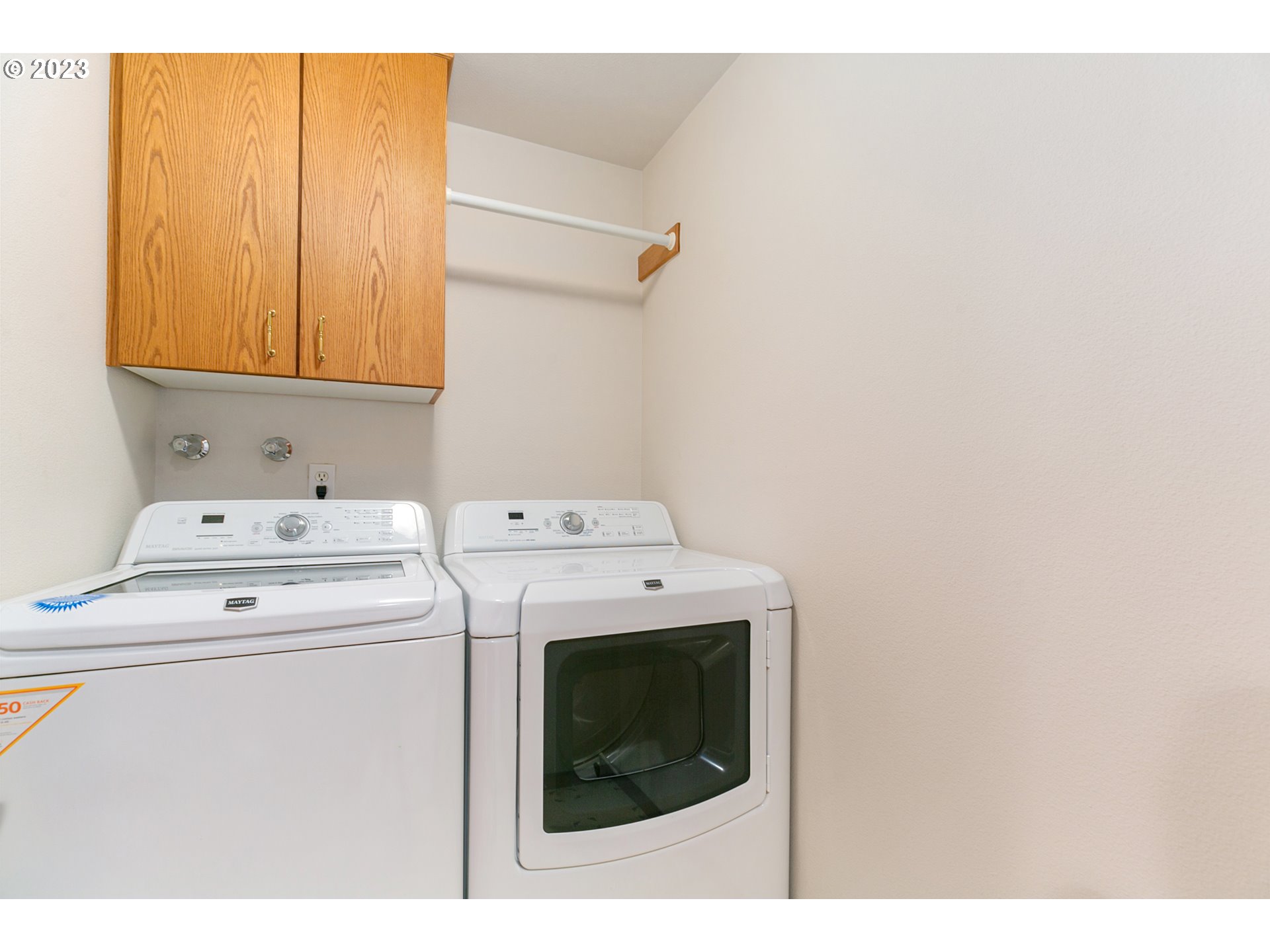2217 Northeast 179th Street, Unit E10 Ridgefield, WA 98642 - Photo 6 of 23 a utility room with dryer and washer