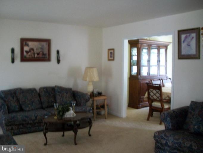 341 C Jones Road Owings, MD 20736 - Photo 7 of 21 Living Room