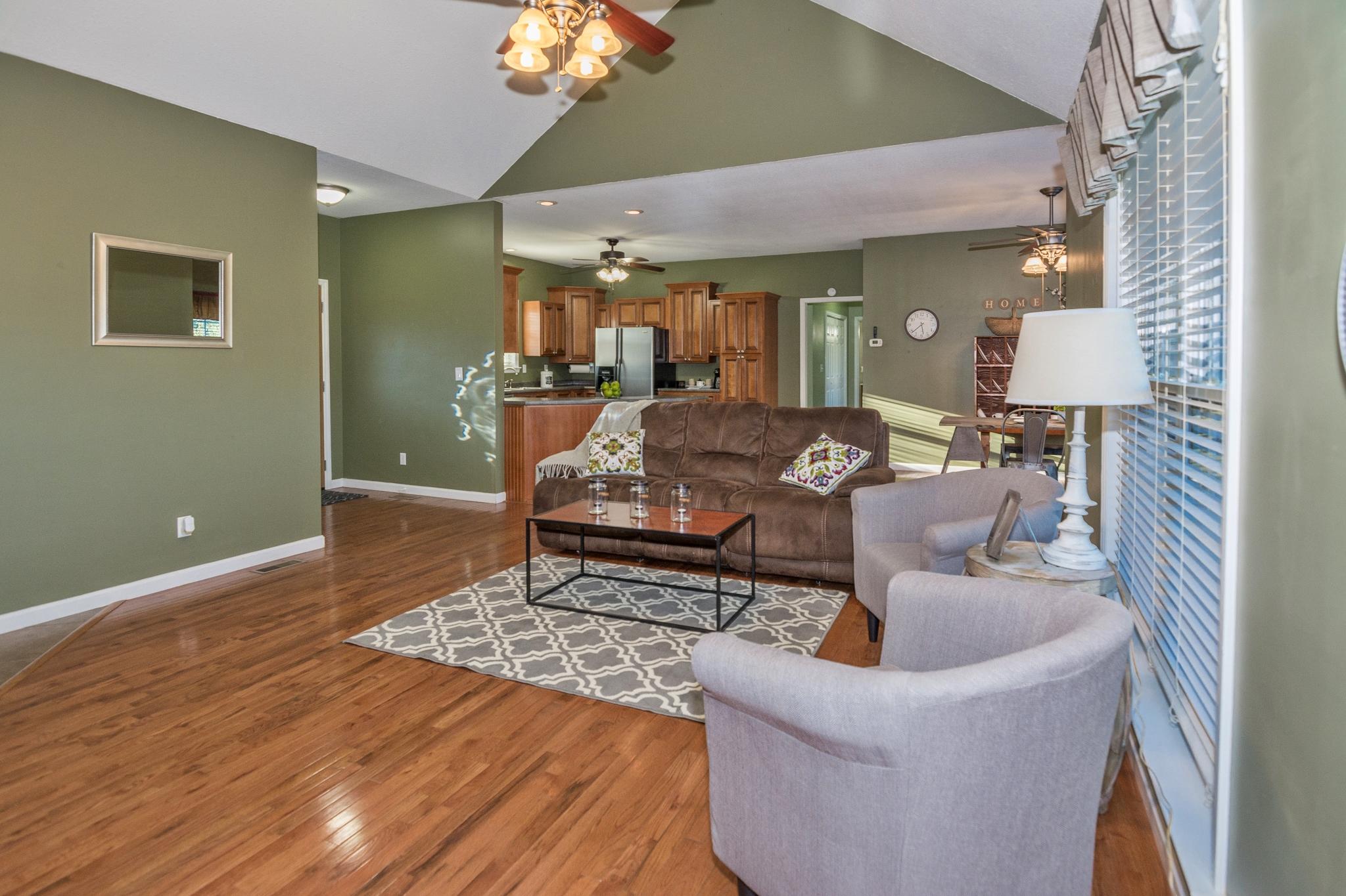 8 Riverside Drive Dunlap, TN 37327 - Photo 6 of 42 Great Room
