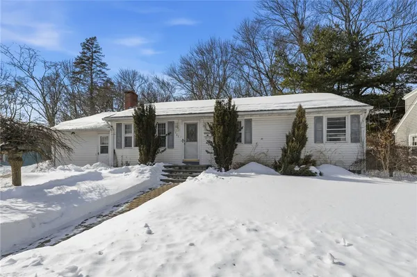 $369,900 | 165 Lockwood Street, West Warwick, RI 02893
