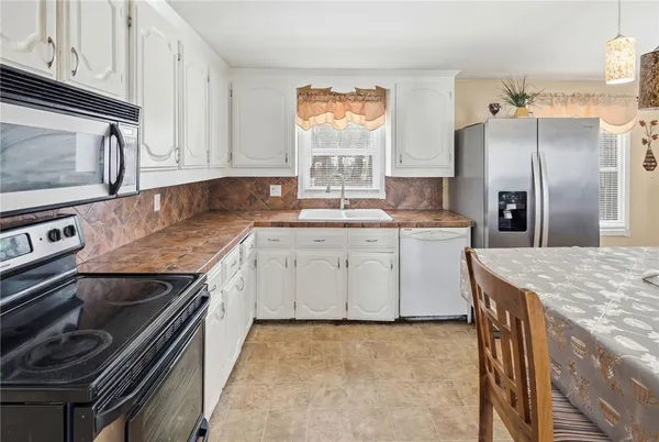 $369,900 | 165 Lockwood Street, West Warwick, RI 02893