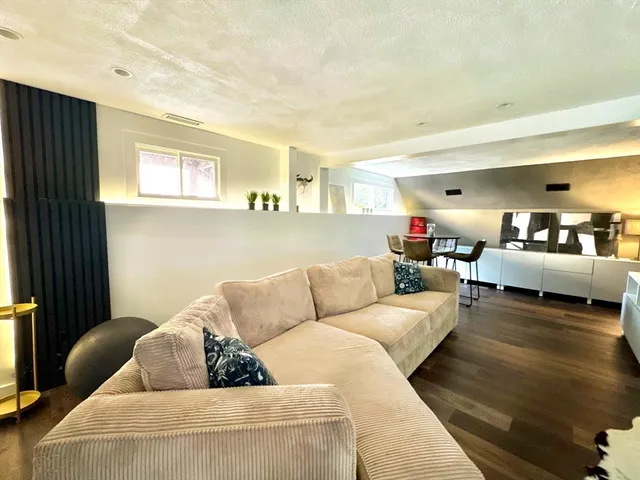 $2,074,000 | 1420 Curve Street, Carlisle, MA 01741