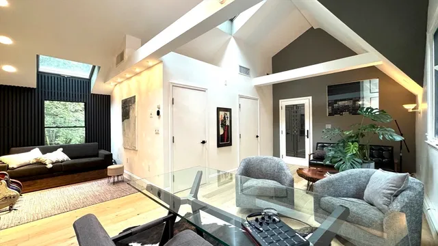 $2,074,000 | 1420 Curve Street, Carlisle, MA 01741