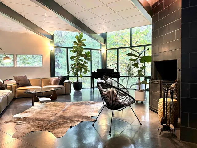 $2,074,000 | 1420 Curve Street, Carlisle, MA 01741