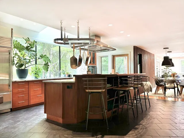 $2,074,000 | 1420 Curve Street, Carlisle, MA 01741