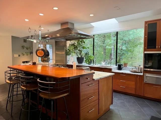 $2,074,000 | 1420 Curve Street, Carlisle, MA 01741