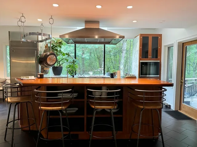 $2,074,000 | 1420 Curve Street, Carlisle, MA 01741