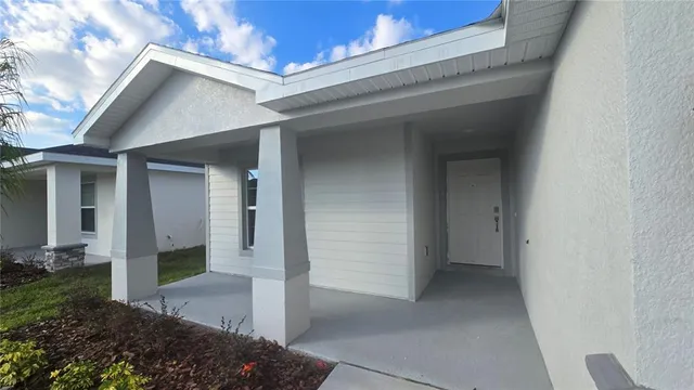 a view of a house with porch