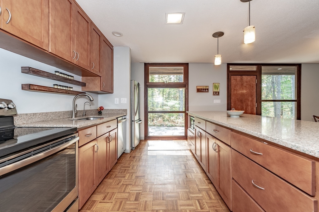 144 North Valley Road Pelham, MA 01002 - Photo 9 of 36