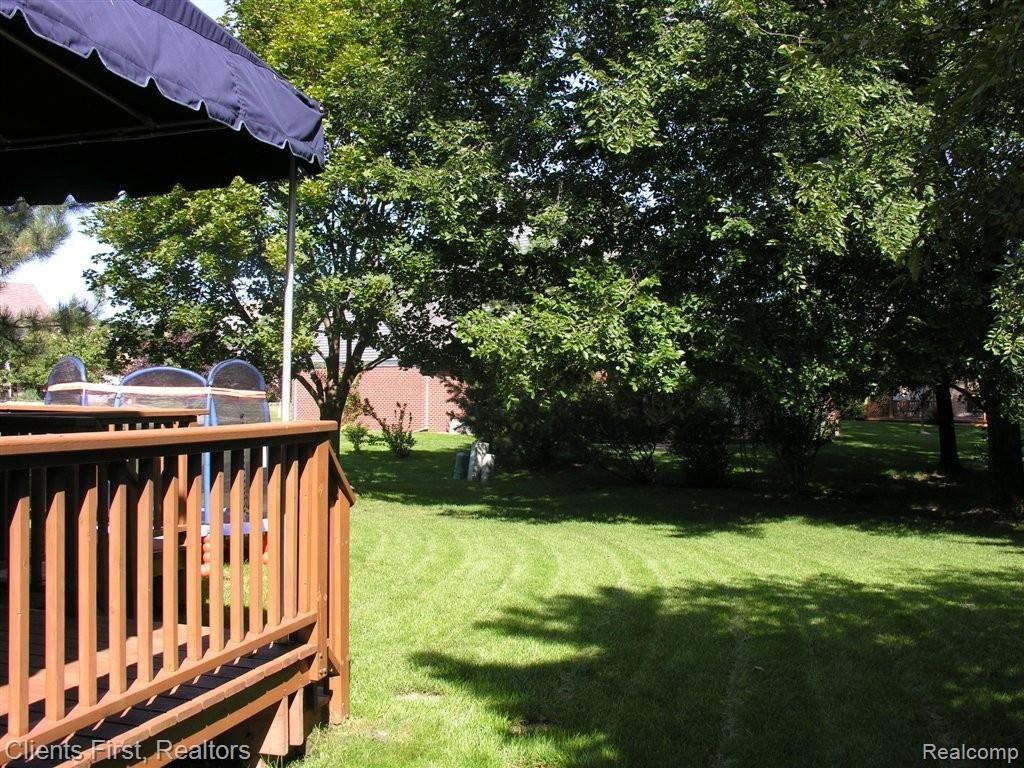 44974 Danbury Road Canton, MI 48188 - Photo 5 of 43 DECK/YARD