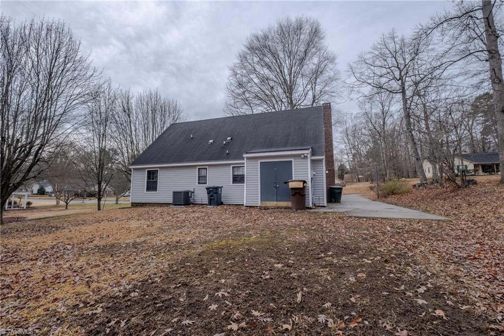 1129 Eagle Road Greensboro, NC 27407 - Photo 4 of 25 Back View