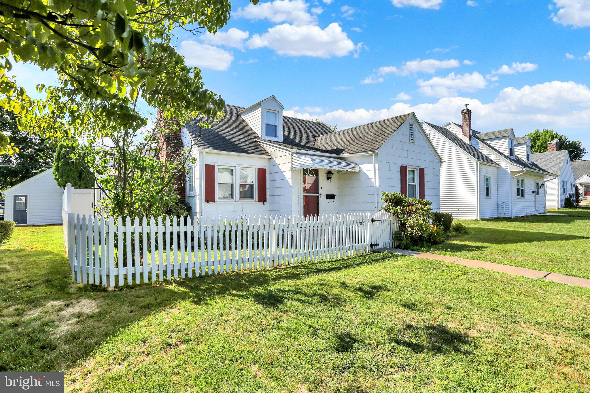 107 Old Fritztown Road Reading, PA 19607 - Photo 3 of 26 E26A9554