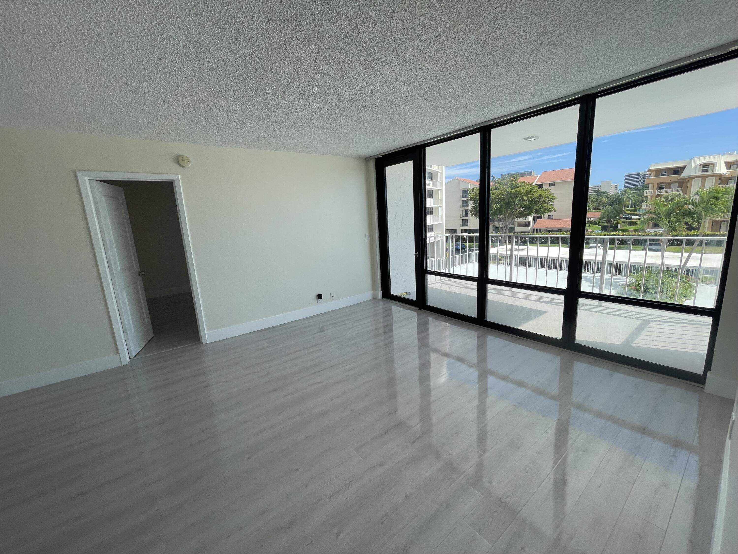 336 Golfview Road, Unit 309 North Palm Beach, FL 33408 - Photo 3 of 26 IMG_4351