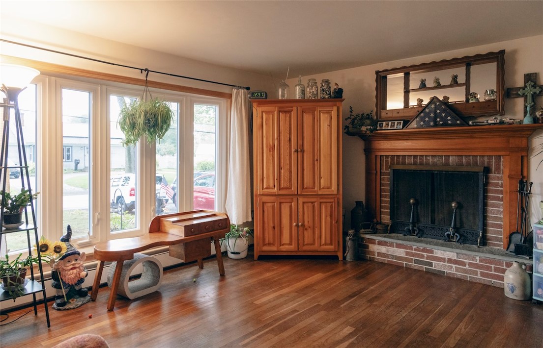 163 George Street Warwick, RI 02888 - Photo 5 of 17