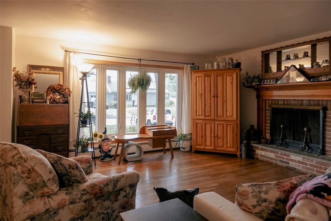 163 George Street Warwick, RI 02888 - Photo 6 of 17