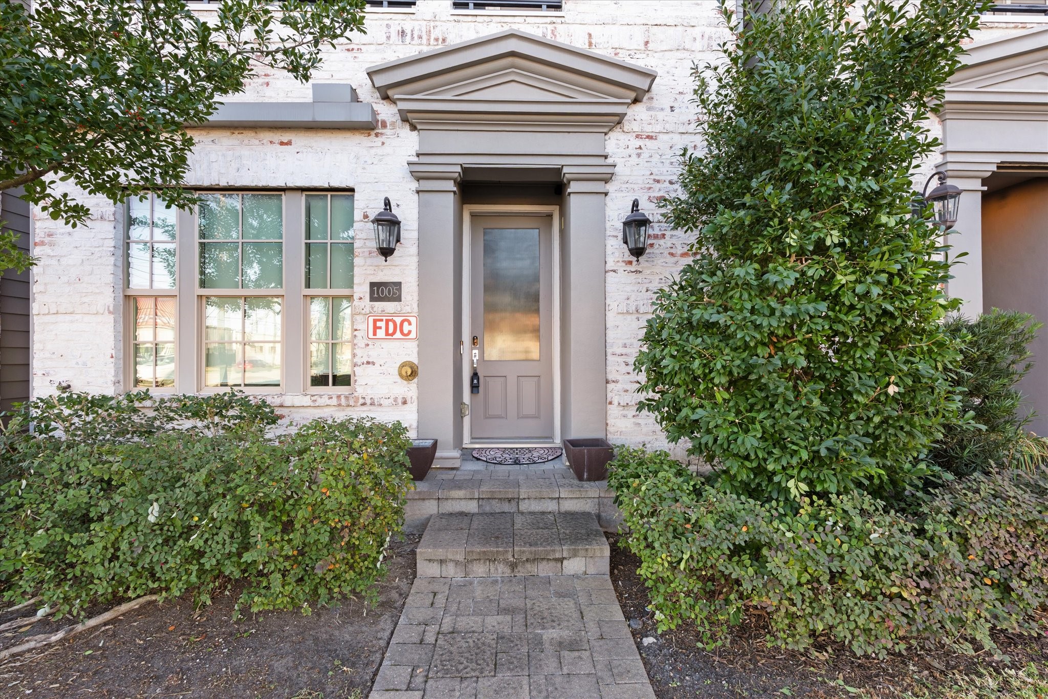 1005 St Charles Street Houston, TX 77003 - Photo 3 of 27