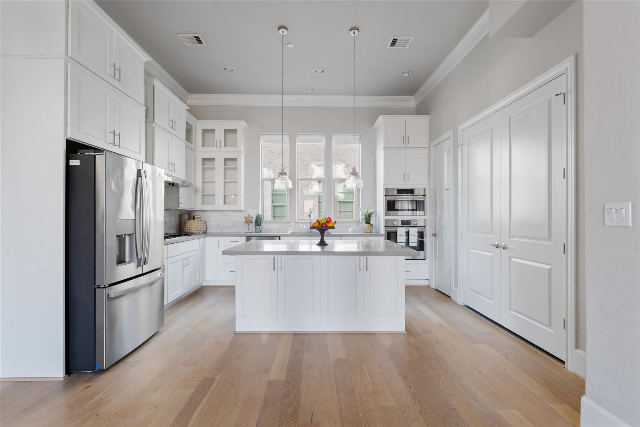 1005 St Charles Street Houston, TX 77003 - Photo 4 of 27