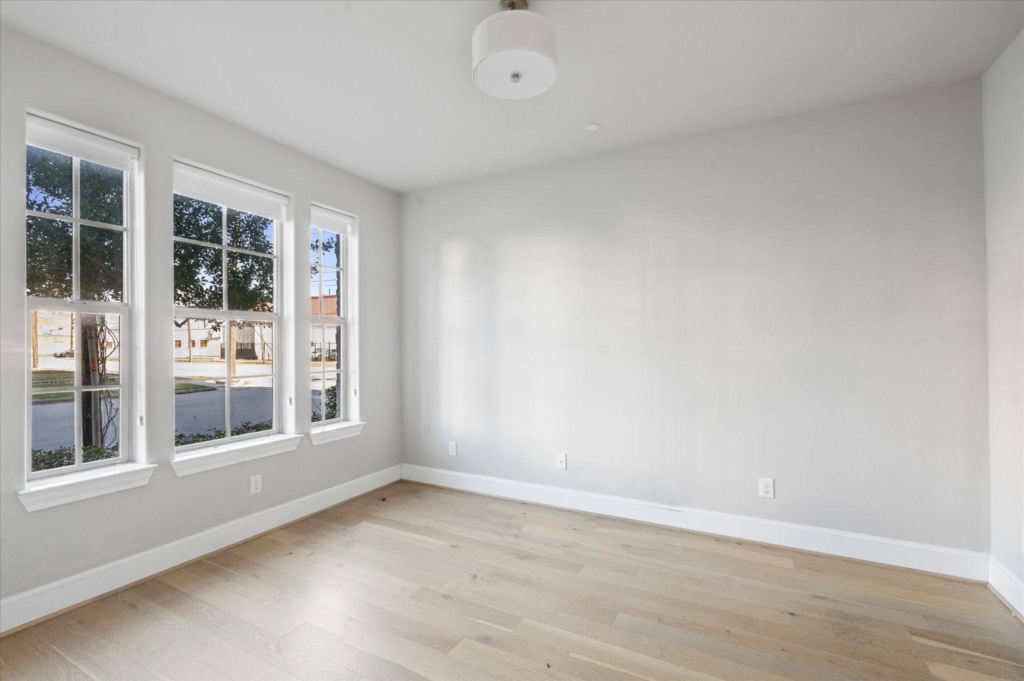 1005 St Charles Street Houston, TX 77003 - Photo 7 of 27