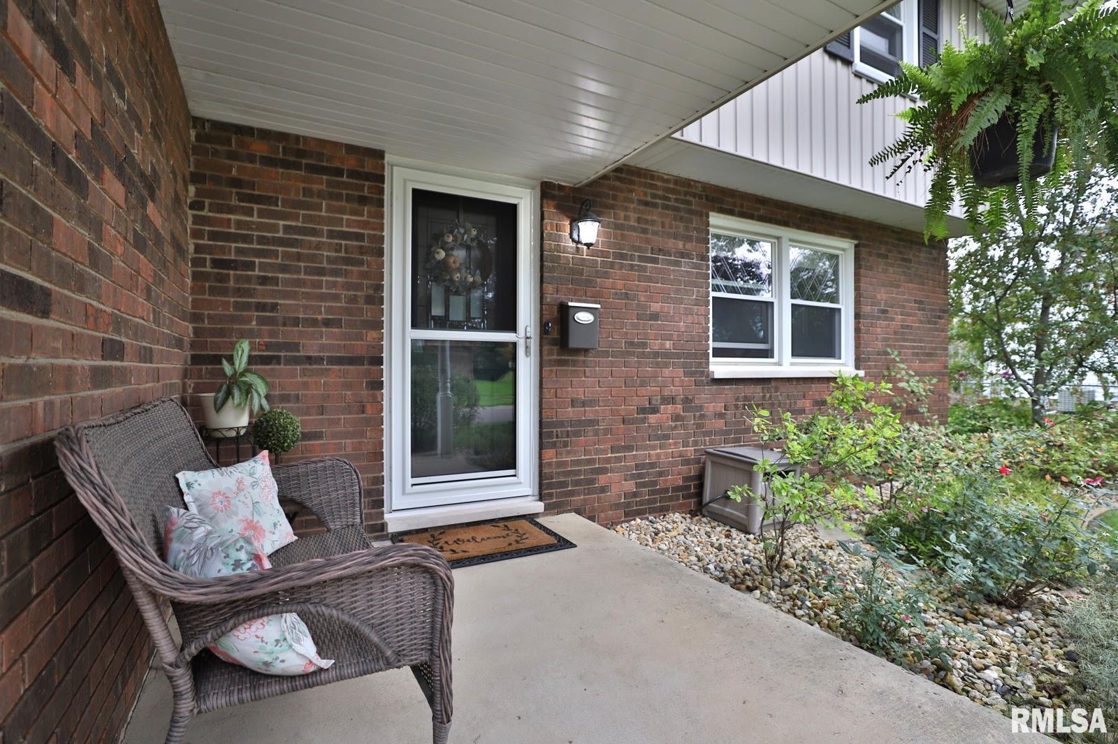604 Devonshire Road Washington, IL 61571 - Photo 6 of 47 Gallery Image 6