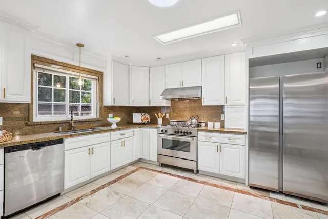 $2,988,000 | 257 South Ashton Avenue, Millbrae, CA 94030