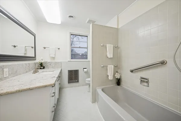 $445,000 | 302 East Jackson Street, West Columbia, TX 77486