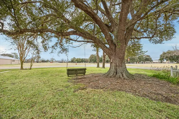 $445,000 | 302 East Jackson Street, West Columbia, TX 77486