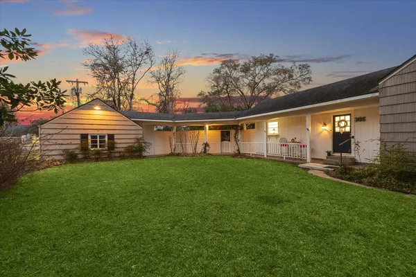 $445,000 | 302 East Jackson Street, West Columbia, TX 77486