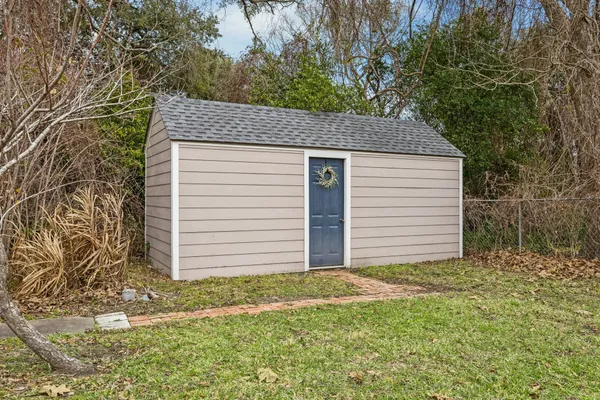$445,000 | 302 East Jackson Street, West Columbia, TX 77486