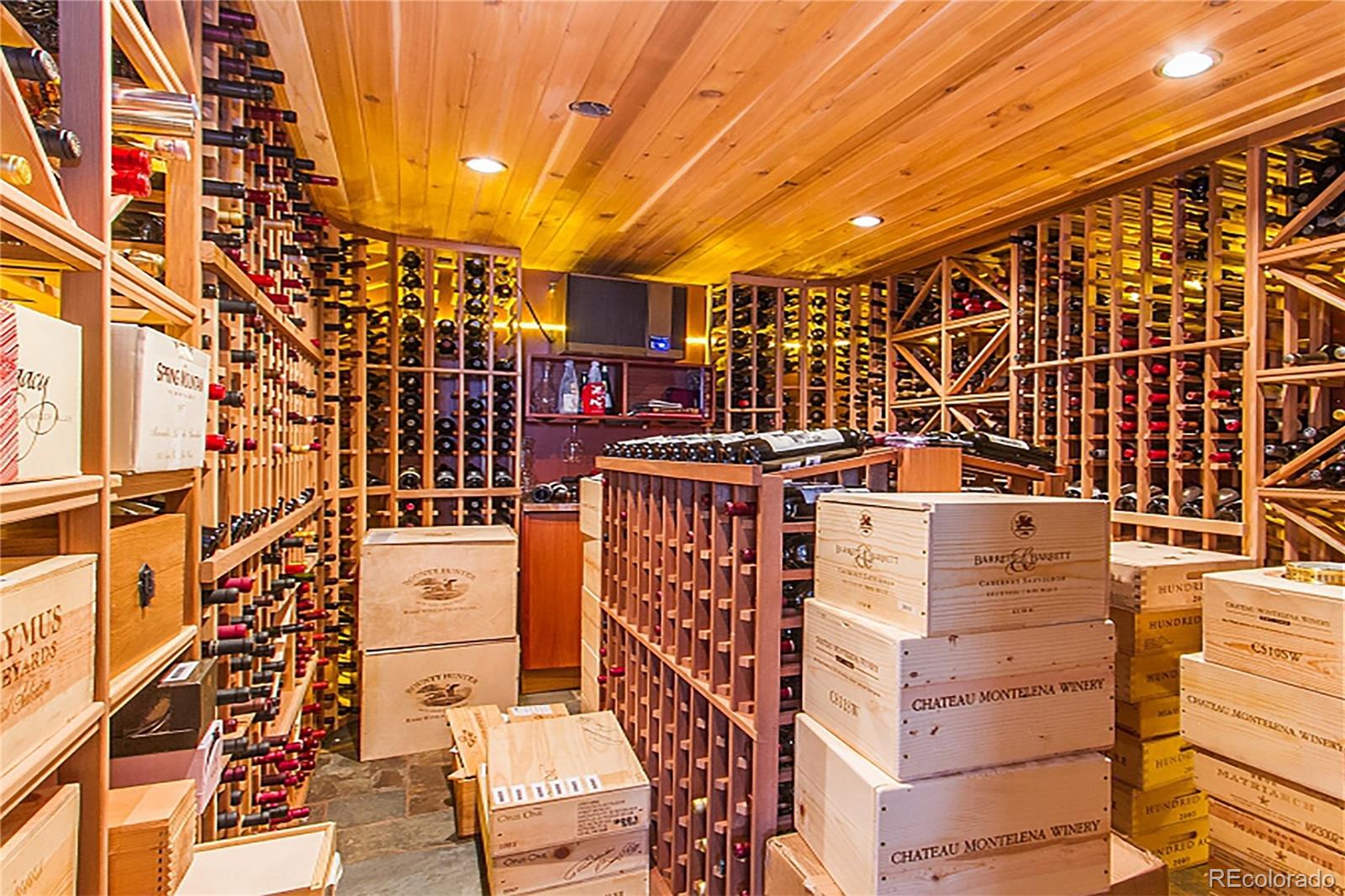 935 10th Street Boulder, CO 80302 - Photo 32 of 40 front view of a building