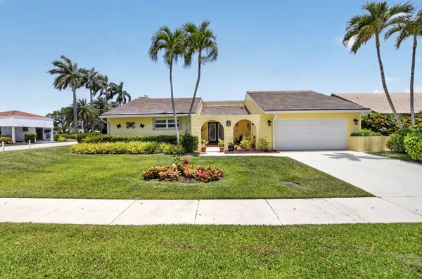 $635,000 | 2305 Southwest 23rd Cranbrook Drive, Boynton Beach, FL 33436