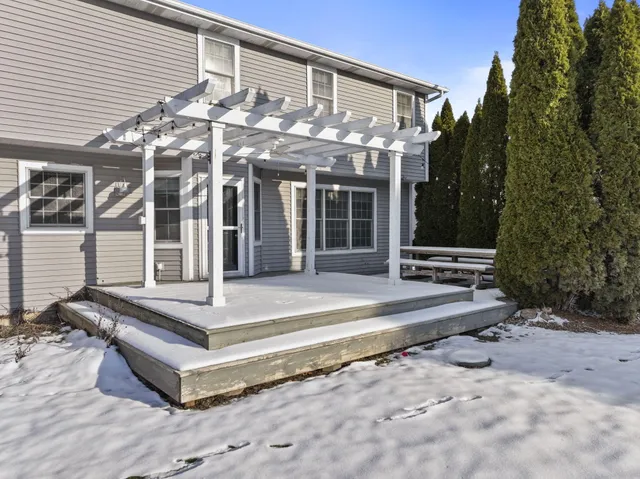 $399,000 | 822 East Remington Square, La Porte, IN 46350