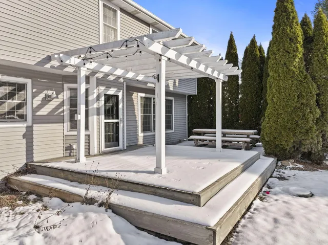 $399,000 | 822 East Remington Square, La Porte, IN 46350