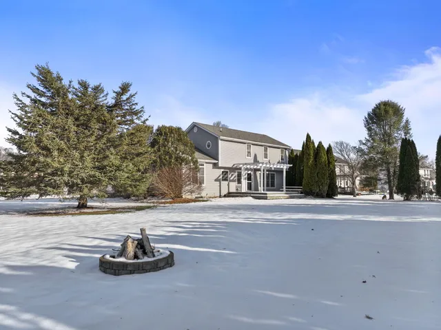 $399,000 | 822 East Remington Square, La Porte, IN 46350